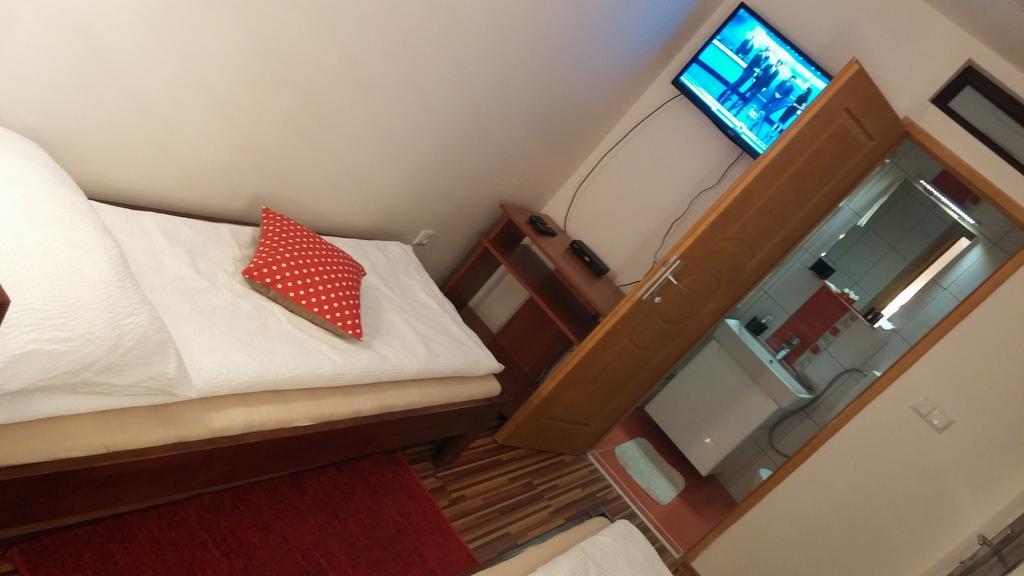 B&B Bazeni Сараево Номер фото